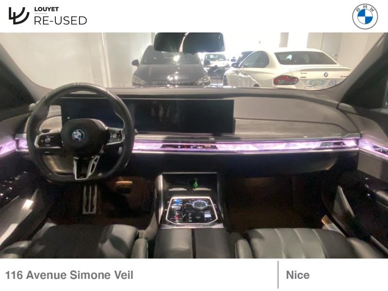 BMW i7