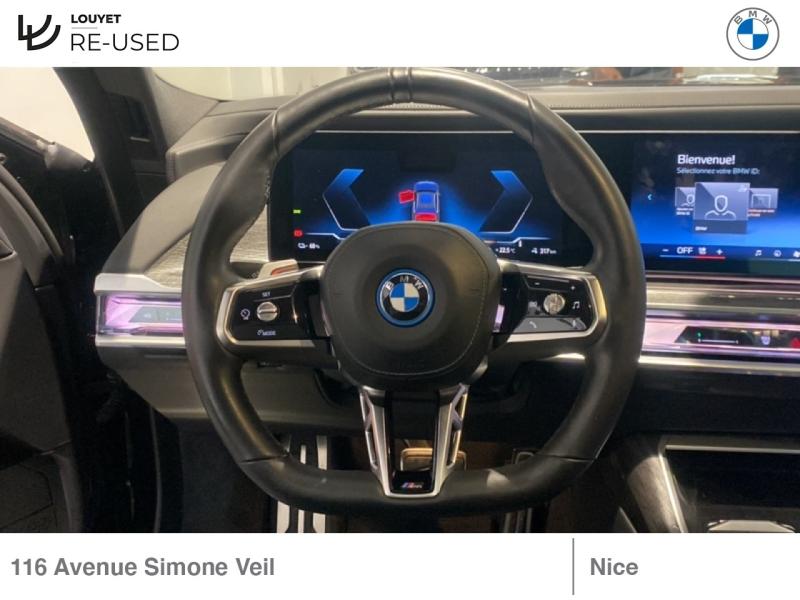 BMW i7