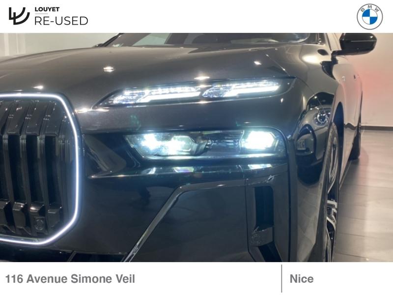 BMW i7