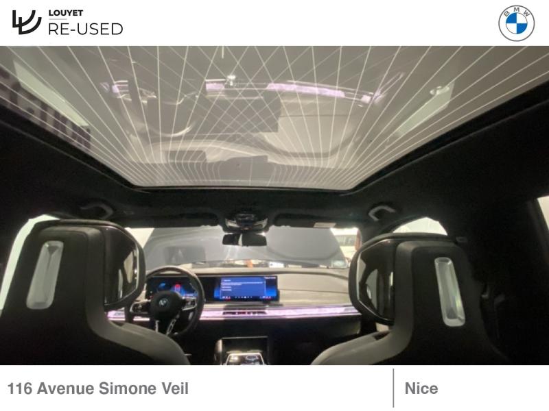 BMW i7