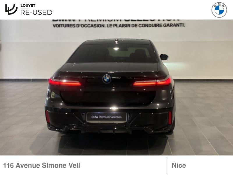 BMW i7