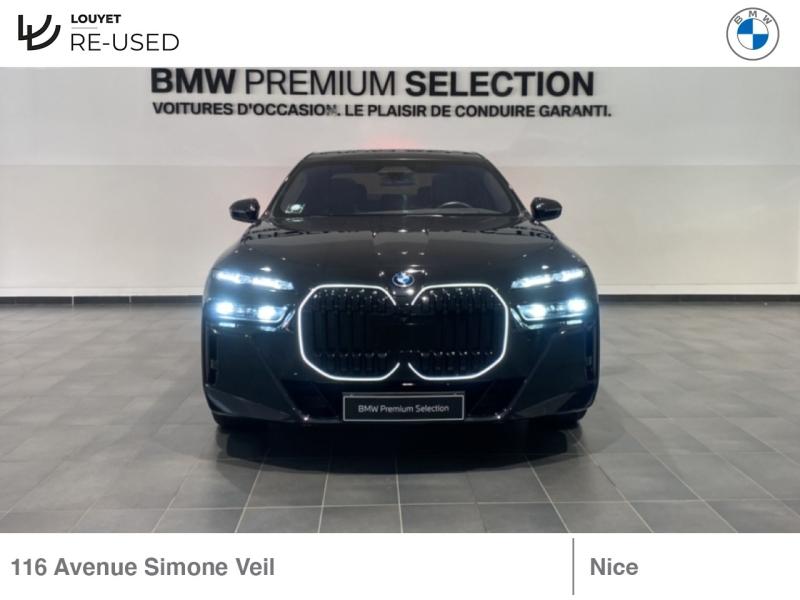 BMW i7