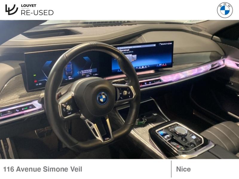 BMW i7